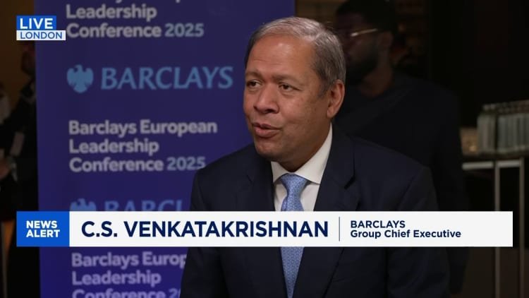 Pemerintah Inggris berada di jalur dan berfokus pada pertumbuhan, kata CEO Barclays