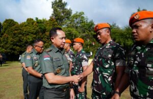 Tingkatkan Kemampuan K9 TNI, Panglima TNI Tinjau Pelatihan Anjing Pelacak di Bogor