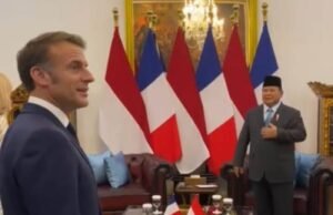 Presiden Prancis Macron Terpukau Lukisan Soekarno di Istana