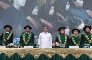 Orasi Ilmiah di Universitas Binawan, Menteri Yassierli Ajak Wisudawan Adaftif Hadapi Persaingan Global