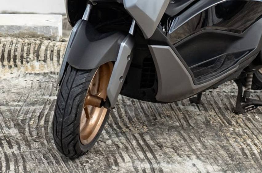 Ban Zeneos Ionity buat Nmax touring