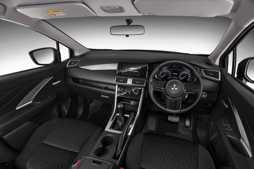 interior Mitsubishi Xpander Exceed Tourer