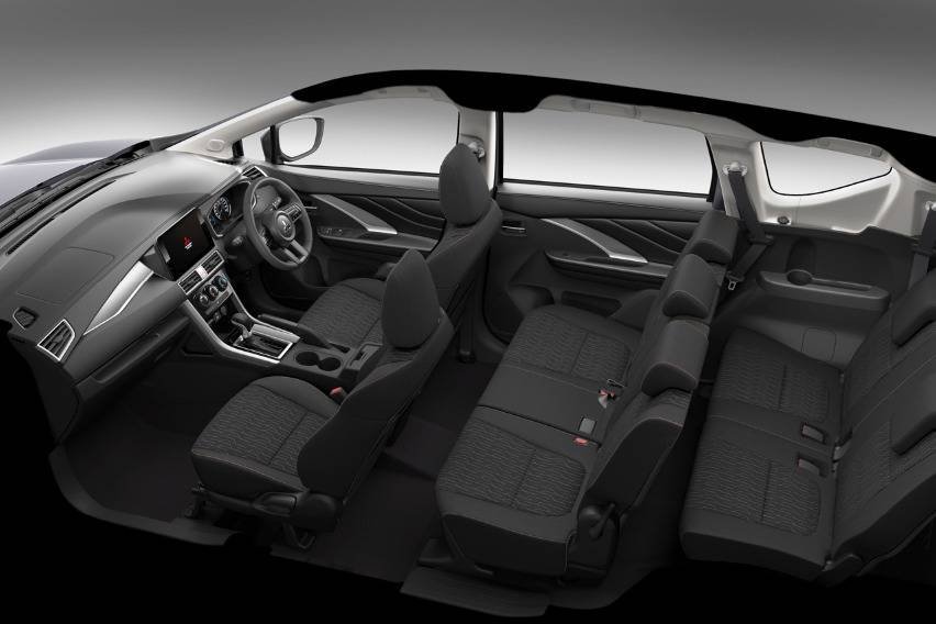 interior Mitsubishi Xpander Exceed Tourer