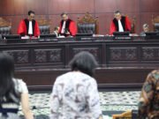 Sidang Perdana, Putri Gus Dur Minta MK Batalkan UU TNI Baru