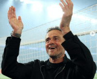 Tangis Luis Enrique Pecah Saat Suporter PSG Bentangkan Bendera Raksasa Mendiang Putrinya