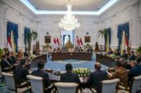 Pengamat Nilai Koordinasi Antara Airlangga Hartarto dan Bahlil soal Diskon Tarif Listrik Lemah