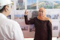 Khofifah Siap Gagas Pembangunan LRT Jatim untuk Konektivitas Wilayah