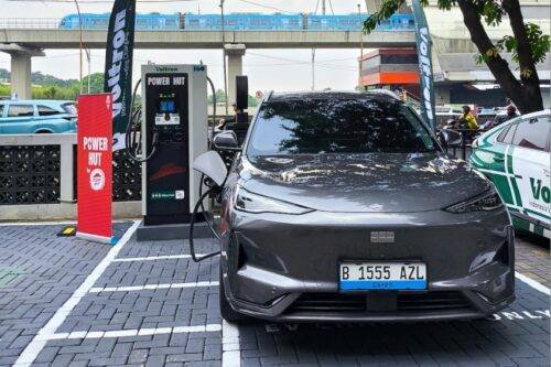 Geely-dan-Voltron-2-500x333.jpeg Geely Indonesia Gandeng Voltron Sediakan Jaringan Charging Station