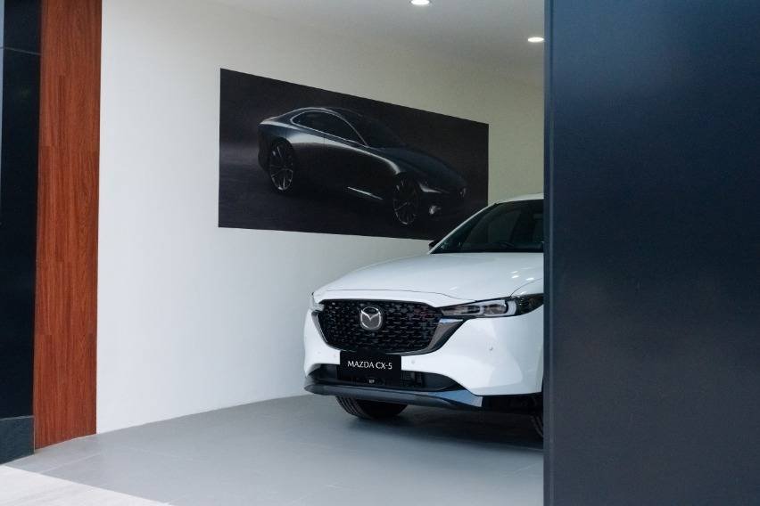 Showroom mazda batam