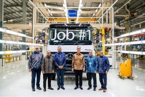 Pabrik-truk-Daimler-4-500x333.jpeg Daimler Truck Mulai Produksi Kendaraan di Pabrik Cikarang, Investasi Rp500 Miliar