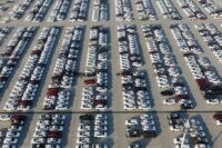 Diler Mobil Tiongkok Krisis: Distribusi Berlebih dan Perang Harga Ancam Kelangsungan Bisnis