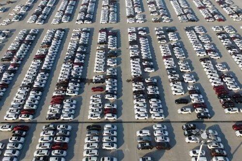 diler-mobil-baru-cina-oversupply-3-500x333.jpg