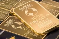 Harga Emas Global Turun Sedikit, Tekanan Dari Dollar AS Kuat dan Data Ekonomi Baik