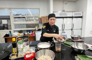 Makanan Tradisional Terancam Punah, Dosen The Sages Ciptakan Lemper Bakar Ayam Gochujang yang Gabungkan 3 Budaya