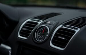 Menghidupkan AC Saat Mesin Mobil Dinyalakan Berbahaya?