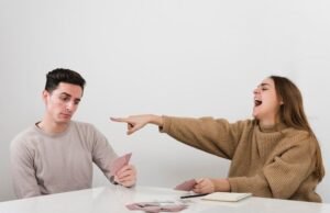 8 Frasa Cerdas Menghadapi Pengganggu: Tendang Mereka Kembali ke Tempatnya