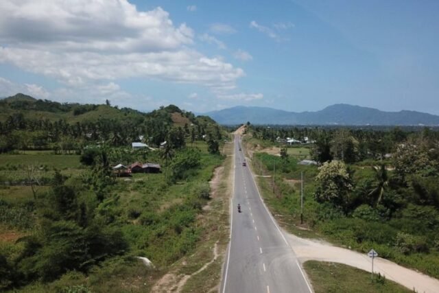 Jalan-Gorontalo-DJI_0308-1200x800-1-768x512.jpg