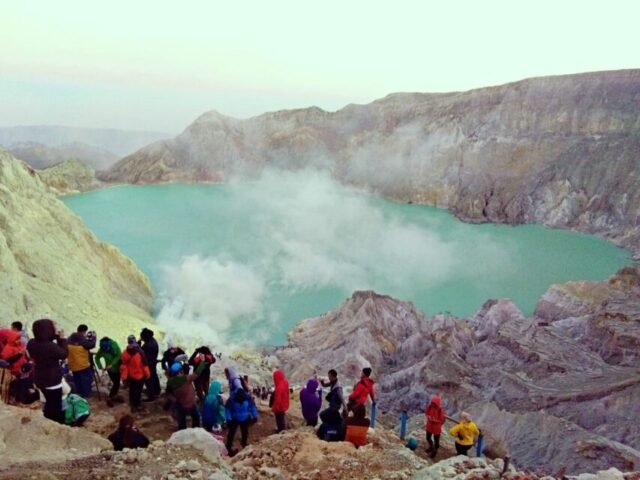 ijen-crater-7-853x640.jpg