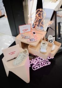 GUESS Rilis Sepatu Baru untuk Gen Z