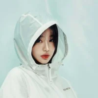 Hadapi Hujan dengan Gaya, Ikuti Tren ‘Fisherman Core’ yang Modis