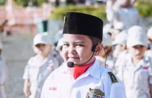 10 Moment Yuni Shara Upacara Bendera di Sekolah Paudnya, Sangat Khidmat!