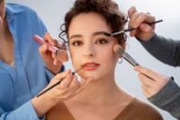 7 Langkah Praktis Membuat Riasan Tahan Lama Saat Cuaca Panas