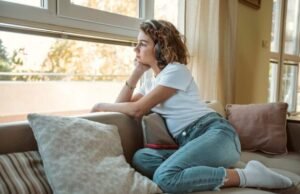 Jika Pernah Menangis Dengar Lagu, Ini 7 Ciri Khas yang Dimiliki