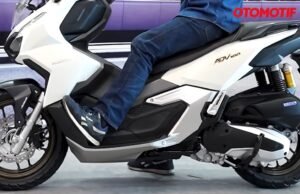 Banyak yang Tidak Paham, Ini Kaki yang Harus Turun Saat Motor Berhenti