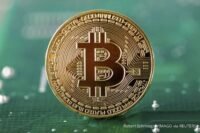 Setelah Rekor Tertinggi, Bitcoin Berpotensi Tembus US$ 122.000 Pekan Ini