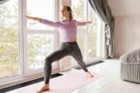 5 Olahraga Sederhana di Kamar yang Wajib Dicoba!