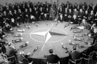 Sejarah NATO: Dari Aliansi Pertahanan ke Ekspansi Global