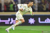 Ronaldo Pecahkan Rekor: 100 Gol di 4 Klub dan 4 Negara