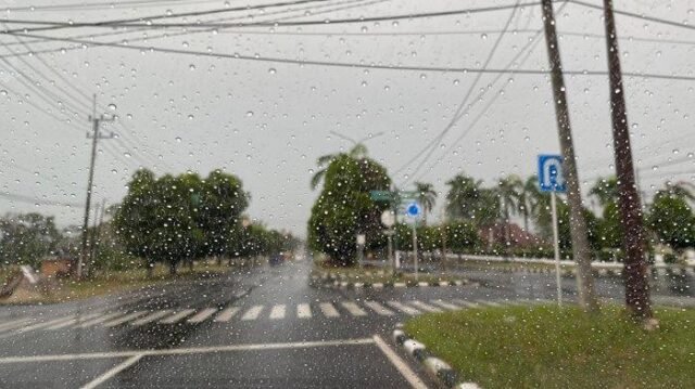 20240930-Ilustrasi-cuaca-hujan-yang-terjadi-di-Provinsi-Kepulauan-Bangka-Belitung.jpg