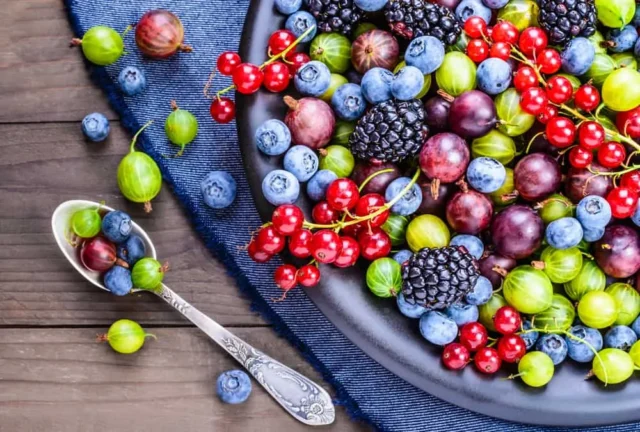 7-Jenis-Buah-Beri-yang-Paling-Sehat-untuk-Dimakan.jpg