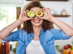 8 Makanan Kaya Vitamin E untuk Kesehatan Mata, Mulai dari Almond hingga Alpukat