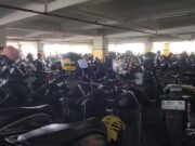 Belasan Motor di Parkiran Unpam Hancur, Pria Terekam CCTV Berjalan Santai