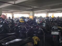 Belasan Motor di Parkiran Unpam Hancur, Pria Terekam CCTV Berjalan Santai