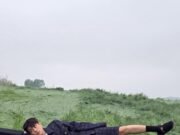 8 Gaya Outfit Set Seungmin Stray Kids yang Stylish!