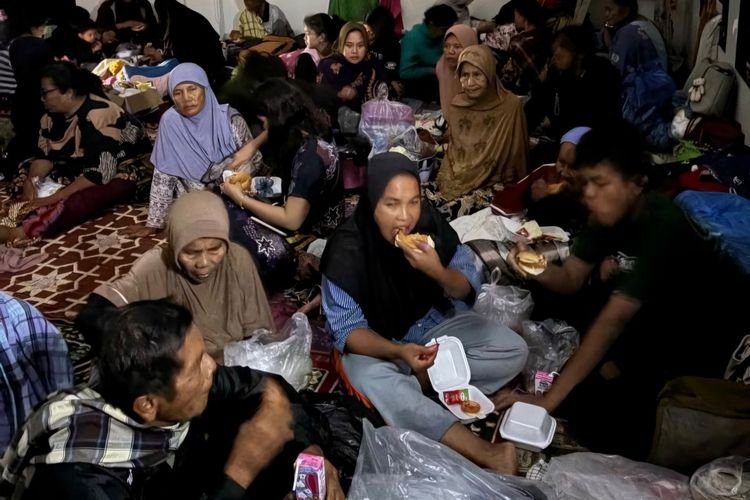 Sekolah Sumbar Libur, Dapur MBG Bagikan 108 Ribu Makanan untuk Korban Banjir