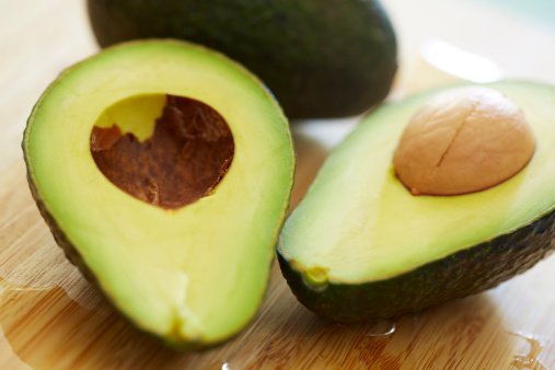 Air, Madu, dan Alpukat: Rahasia Kulit Elastis Secara Alami