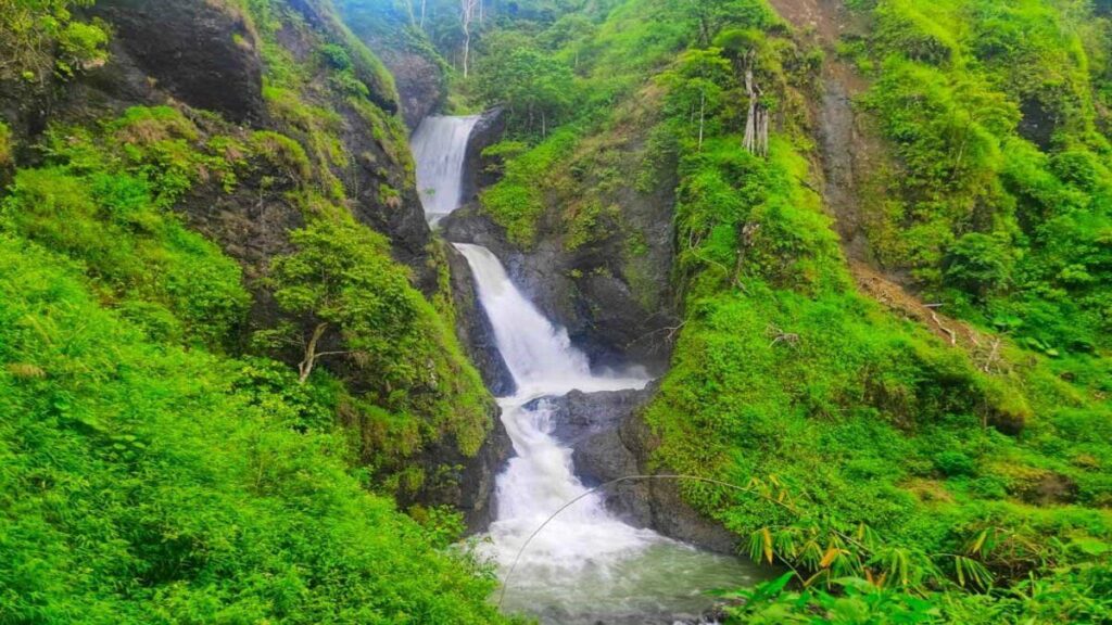 Bosan ke pantai? Intip 3 wisata sungai di Garut yang airnya sebening kaca