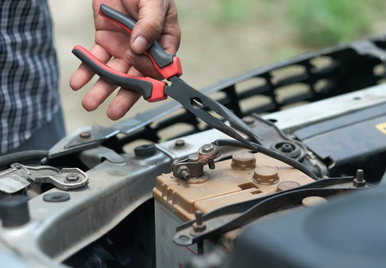 Apakah Suhu Dingin Mengurangi Tegangan Aki?