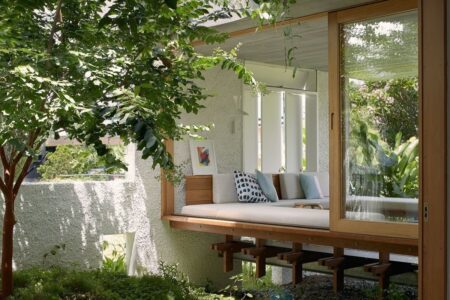 Desain area bersantai rumah yang nyaman