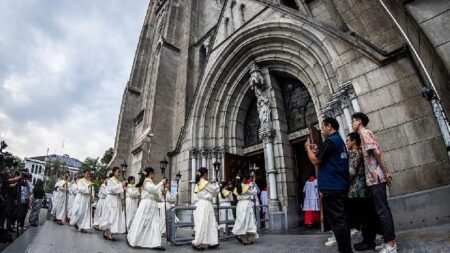 Pengamanan Natal, Polisi Periksa Gereja Katedral Jakarta