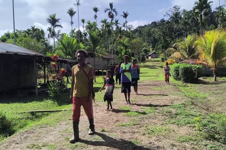 Kampung Omon yang Terisolasi di Jayapura: Kehidupan Tanpa Jalan, Sekolah, dan Kesehatan