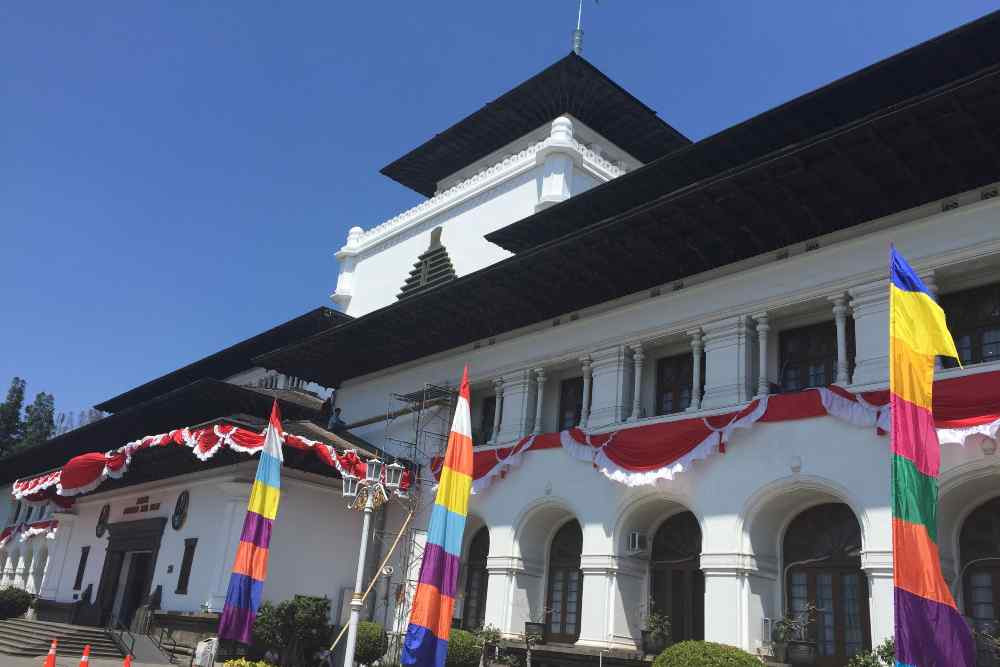 Pendapatan Jabar 2025 Terkait Kondisi Sektor Otomotif