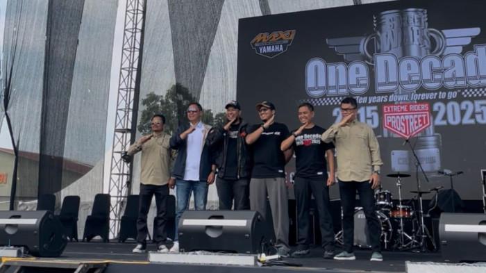 MAXI Drag Combat Tutup Dekade Yamaha, Ratusan Bikers Serbu Bandung