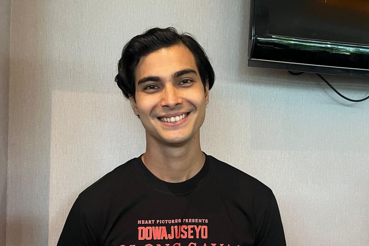 Tidak Suka Keramaian, Cinta Brian Pilih Tahun Baru via Video Call