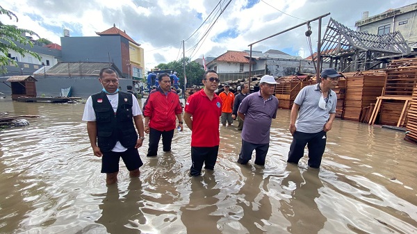 Pasca Banjir, Pemkot Denpasar Bantu 50 Warga Rp 1,1 Miliar