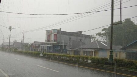 Prakiraan Cuaca Bengkulu, Senin 22 Desember 2025: Singaran Pati hingga Selebar Diguyur Hujan Ringan